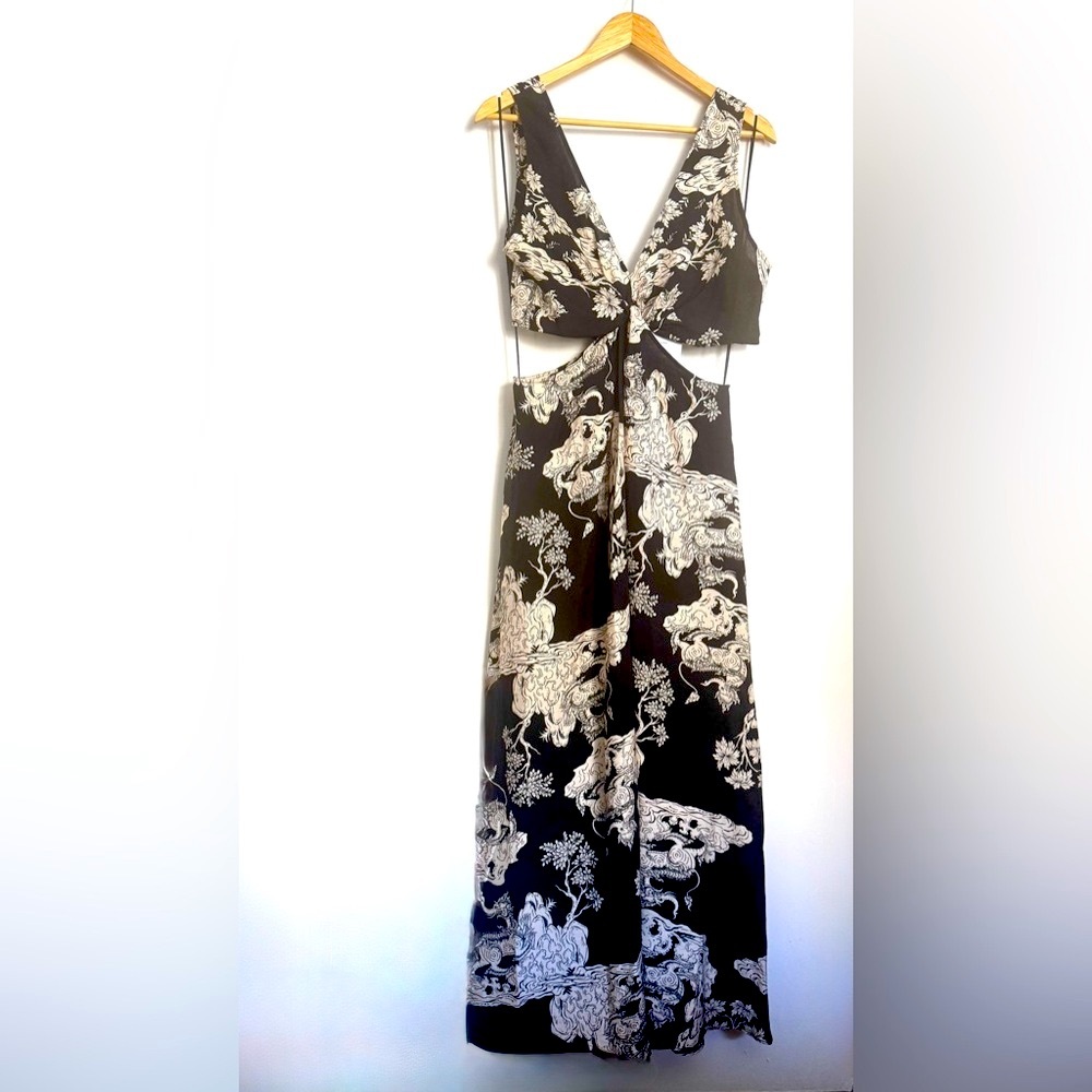 H&M White Lotus Black/White
Twist-detail patterned dress - Picture 11 of 11
